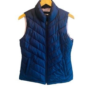 GAP Womens Puffer Vest Lightweight Navy Blue Uniform Heart Size Small
